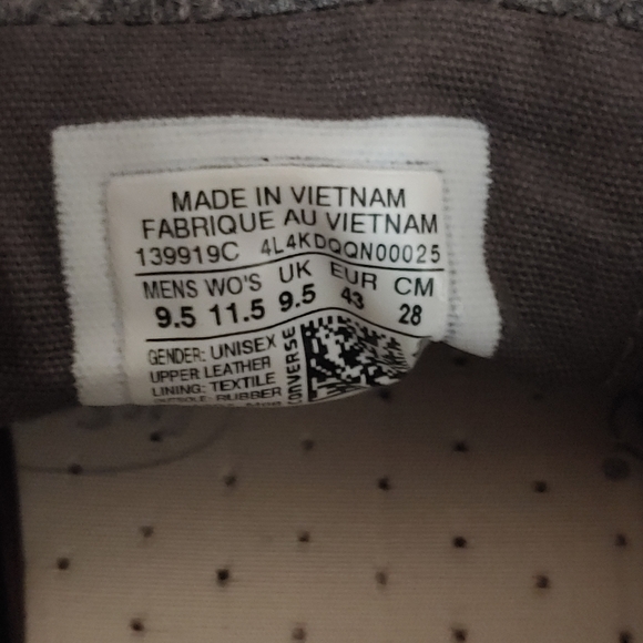 Men's Converse leather sneakers.  Size 9.5 - Picture 11 of 16